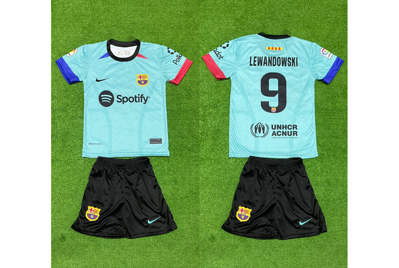 8036 Детски футболен комплект Barcelona LEWANDOWSKI 9